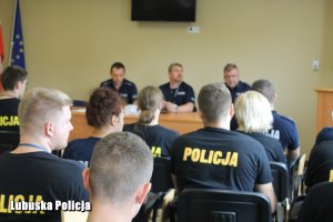 słuchacze ze Szkoły Policji w Pile na odprawie