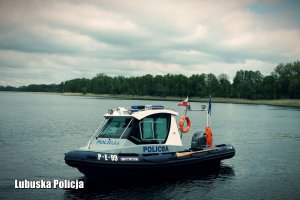 policyjna łódź