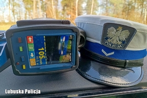 policyjny radar z zarejestrowaną prędkością
