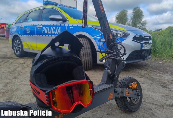 Wakacje na hulajnodze elektrycznej? Pamiętaj o zasadach bezpieczeństwa!
