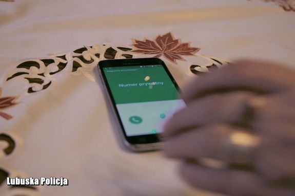 Uwaga na fałszywe wiadomości SMS – nowe metody działania cyberoszustów