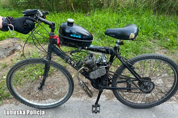 Samoróbka na drodze - policjanci zakończyli jazdę nieodpowiedzialnego kierowcy