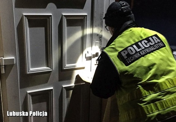 Złodzieje działają, gdy śpisz. Policja ostrzega przed „włamaniami na śpiocha”