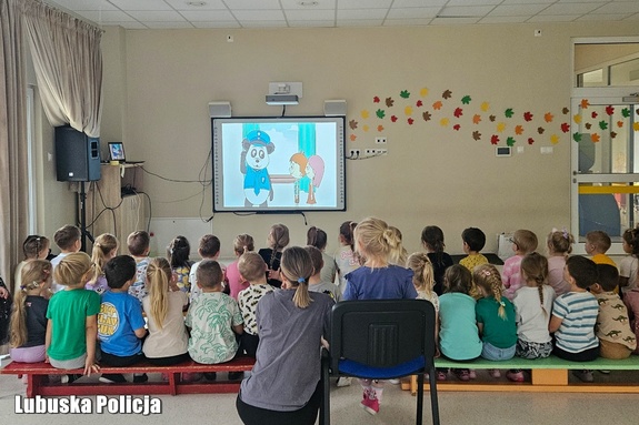 Odblaski, przejścia i ostrożność – lekcja bezpieczeństwa dla najmłodszych