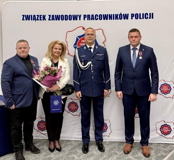 Udział pracownika cywilnego Komendy Powiatowej Policji w Międzyrzeczu w jubileuszu 25-lecia Związku Zawodowego Pracowników Policji